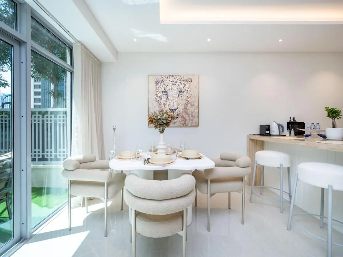 Luxury Downtown 1-Bed With Expansive Terrace Apartment Dubai