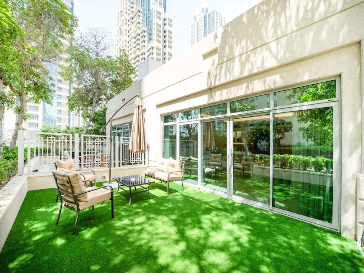 Luxury Downtown 1-Bed With Expansive Terrace Apartment Dubai