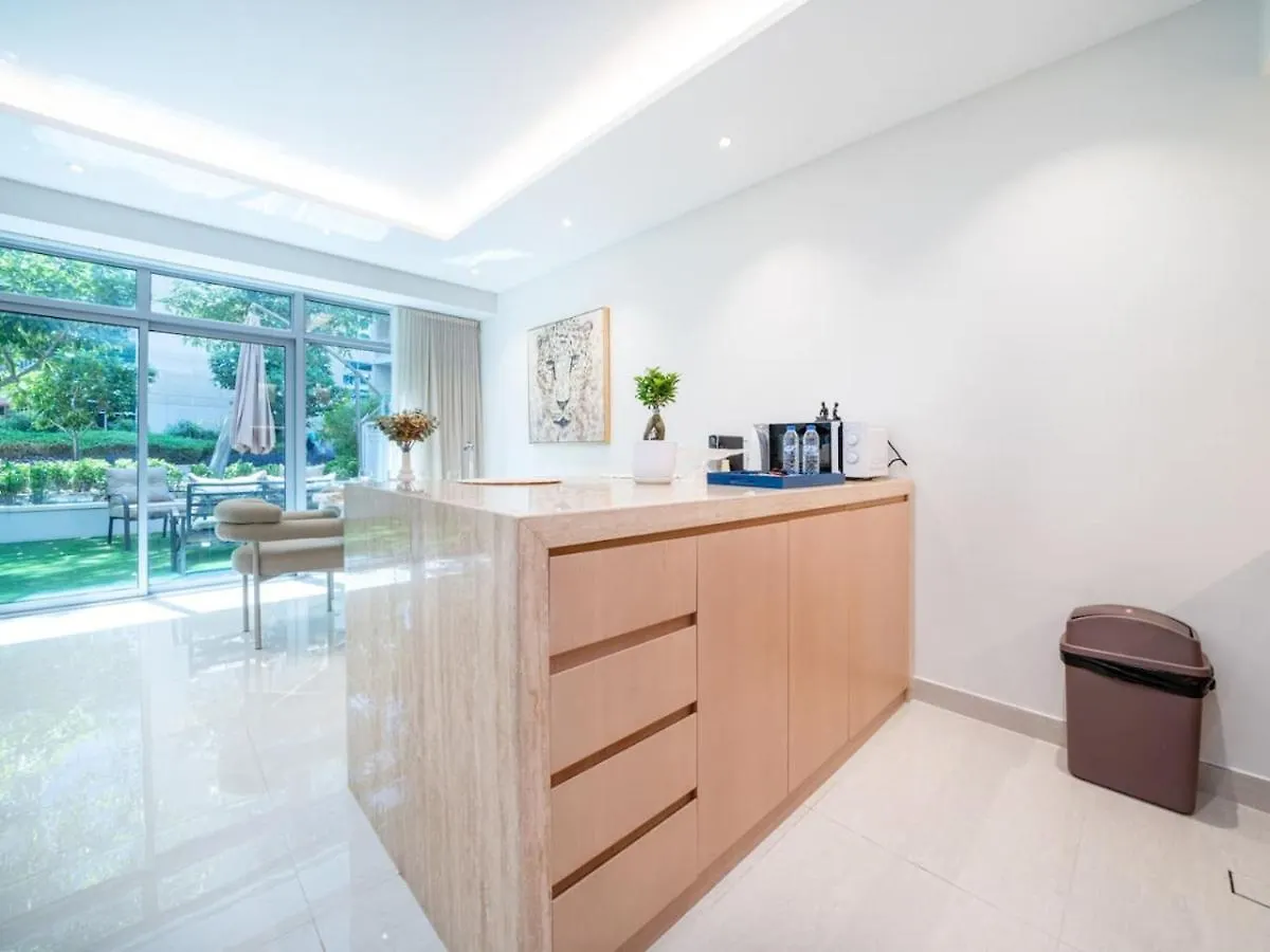 Luxury Downtown 1-Bed With Expansive Terrace Apartment Dubai United Arab Emirates