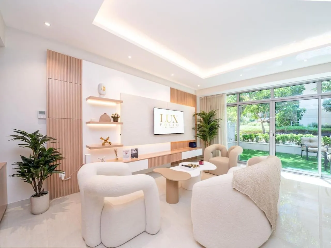 Luxury Downtown 1-Bed With Expansive Terrace Apartment Dubai